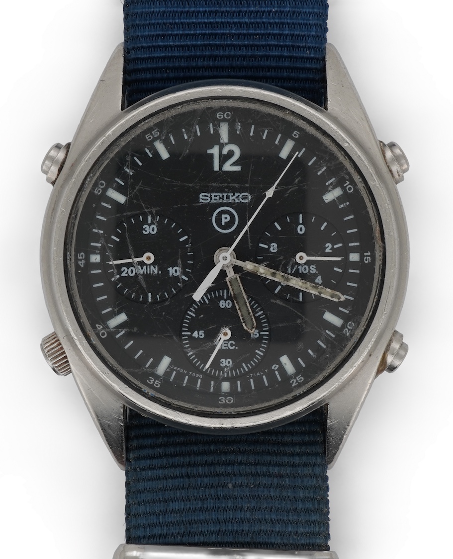 A mid 1980's stainless steel Seiko RAF military issue Generation 1 quartz chronograph wrist watch